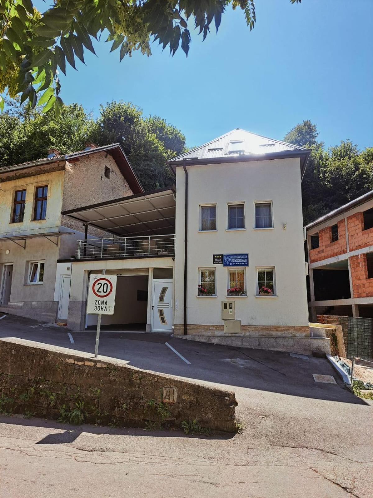 Apartmani Waterfall / Vodopad Jajce Εξωτερικό φωτογραφία